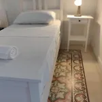 Walter's بيت شباب Gzira