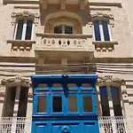 بيت شباب Walter's