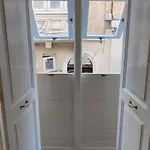 بيت شباب Walter's Gzira