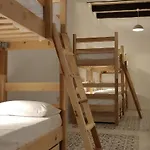 Walter's بيت شباب *
