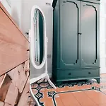 بيت شباب Walter's