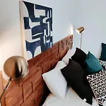 بيت شباب Walter's *