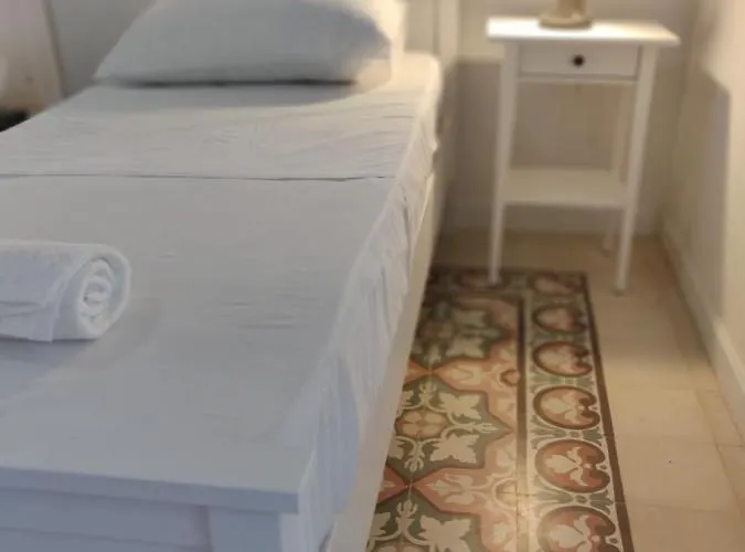 Walter's Hostal Gzira